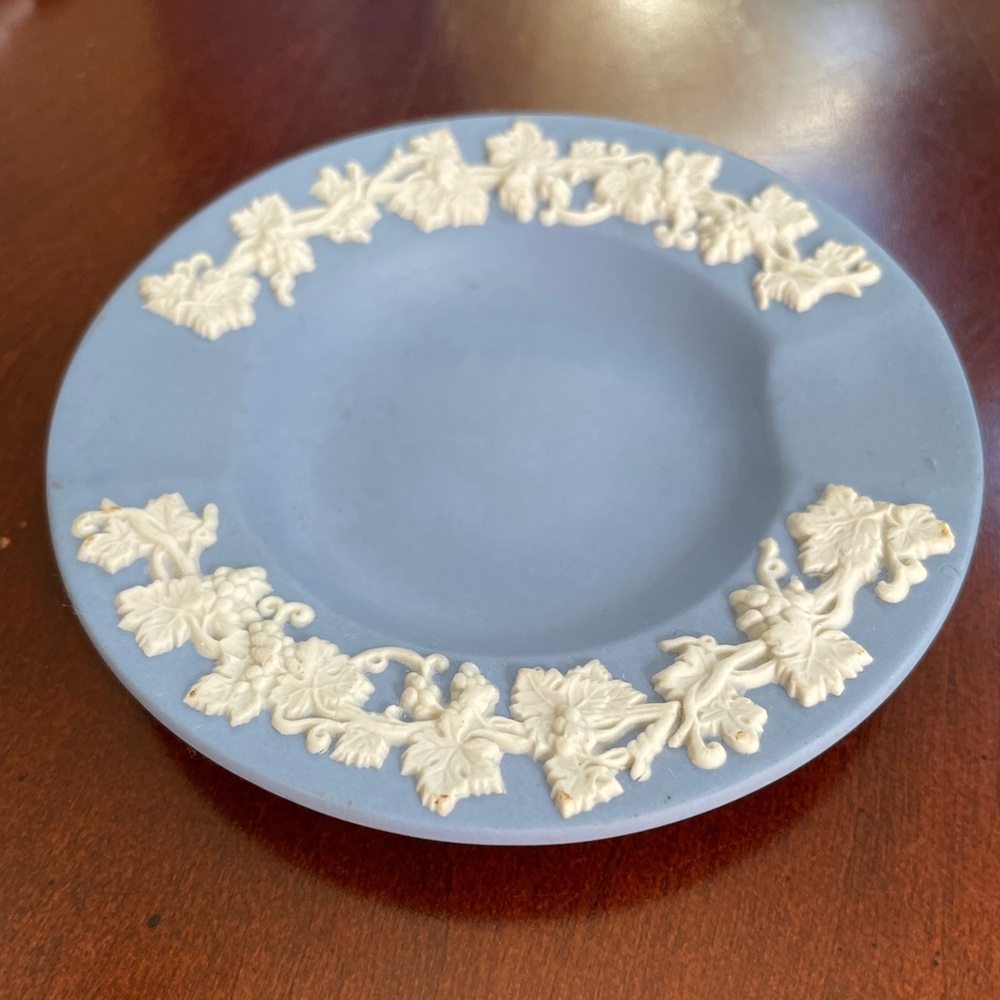Vintage Wedgwood blue Jasperwear small ashtray.